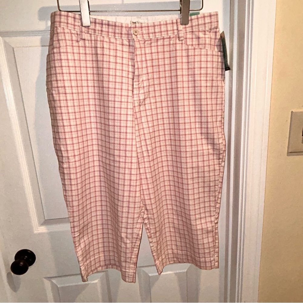 Lee At The Waist Capri Stretch Women’s Relaxed Fit Mid Size 18M Pink Pld NWT